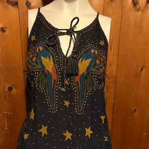 BUNDLE2$10 Farm Rio parrot & jaguar top Size small but altered